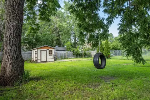 Exterior - 1122 6th St NW, Faribault, MN 55021 photo 4 of 5