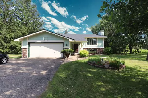 525 Nordic Ln, Hudson, WI 54016