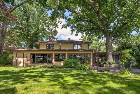 828 Greeley St S, Stillwater, MN 55082