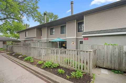 1259 Landmark Trl S, Hopkins, MN 55343
