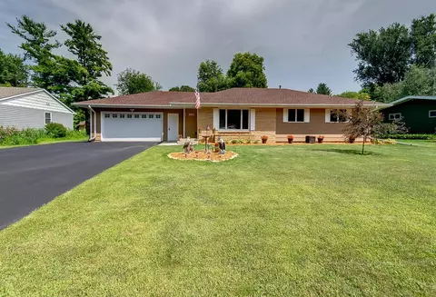 1011 Maple St S, Northfield, MN 55057