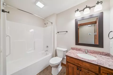 2380 Rangeview Ln, River Falls, WI 54022 photo 12