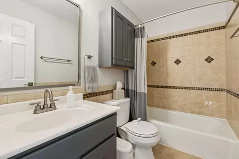 Bath - 1719 Nokia Way, Eagan, MN 55122 photo 1 of 4
