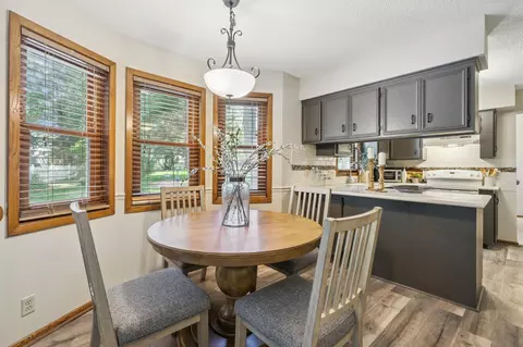 791 Sunset Dr, Eagan, MN 55123 photo 8