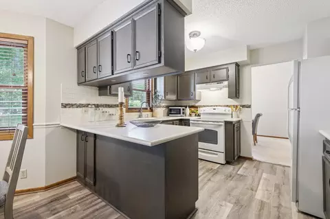 791 Sunset Dr, Eagan, MN 55123 photo 9