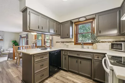 791 Sunset Dr, Eagan, MN 55123 photo 7