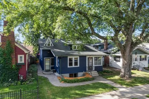 1688 James Ave, Saint Paul, MN 55105