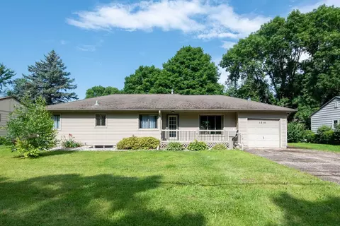 1210 Woodland Ave, Mankato, MN 56001