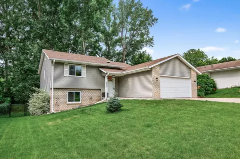 5677 W 134th St, Savage, MN 55378