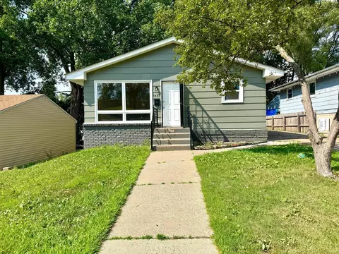 1477 6th St E, Saint Paul, MN 55106
