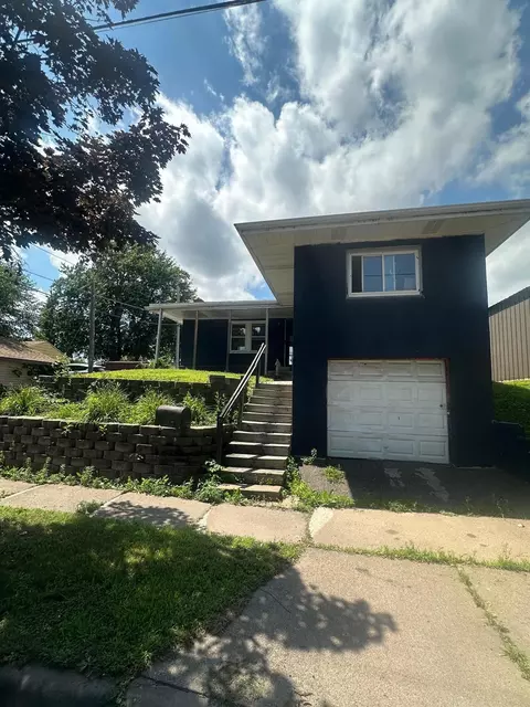 855 Atlantic St, Saint Paul, MN 55106