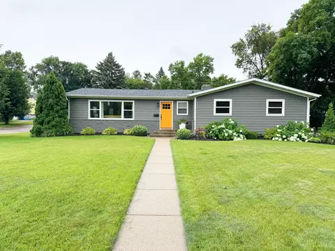 526 E Bancroft Ave, Fergus Falls, MN 56537