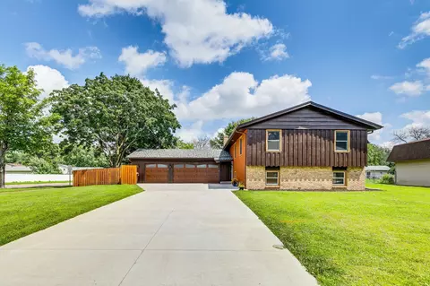14700 Dory Ct, Apple Valley, MN 55124