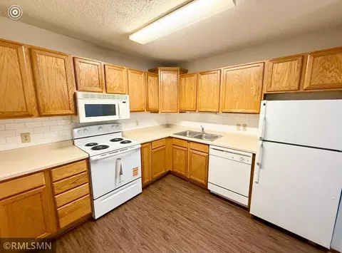 58 E 13th St, Waconia, MN 55387