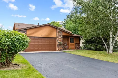 2301 Connelly Cir, Burnsville, MN 55337