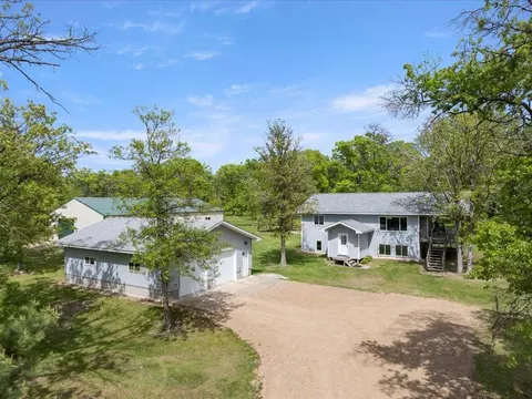 886 28th Ave SW, Backus, MN 56435