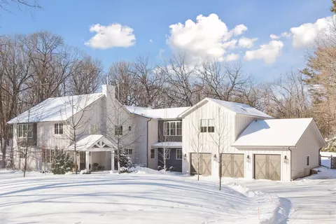 19020 Minnetonka Blvd, Deephaven, MN 55391