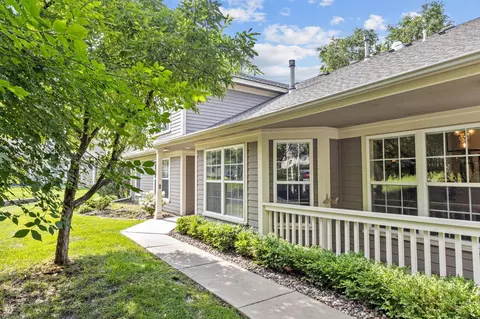 864 Ivy Ln, Eagan, MN 55123 photo 2
