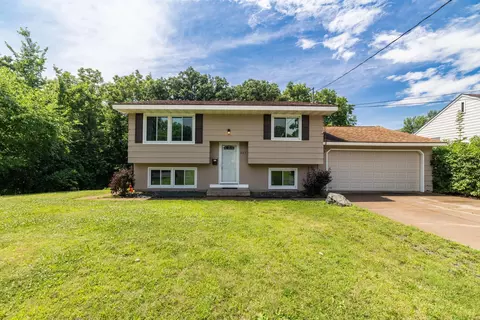 937 Hazelwood St, Saint Paul, MN 55106