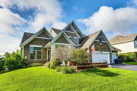 2405 Acorn Pt, Victoria, MN 55386