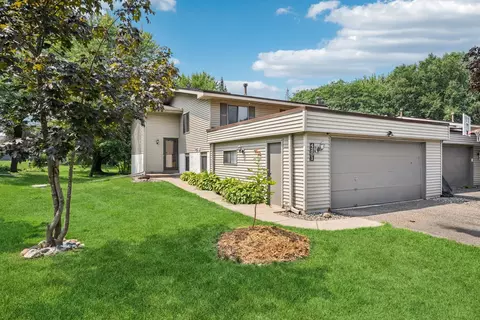 4201 Shirlee Ln N, Shoreview, MN 55126