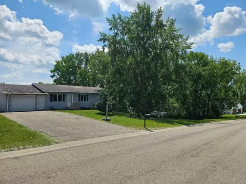200 10th Ave SE, Pelican Rapids, MN 56572