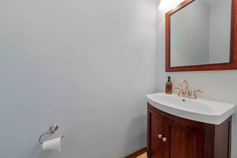 Bath - 1900 Hiersche Rd, Faribault, MN 55021 photo 5 of 6