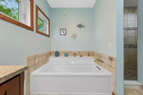 Bath - 1900 Hiersche Rd, Faribault, MN 55021 photo 2 of 6