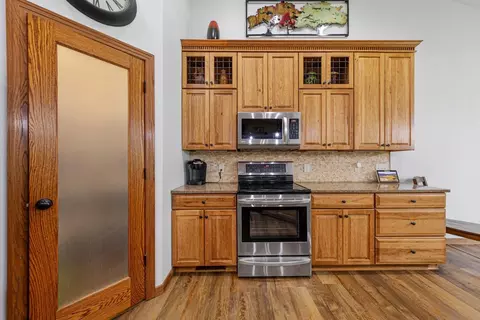 Kitchen - 1900 Hiersche Rd, Faribault, MN 55021 photo 4 of 6