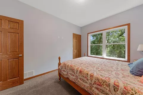 Bedroom - 1900 Hiersche Rd, Faribault, MN 55021 photo 5 of 11