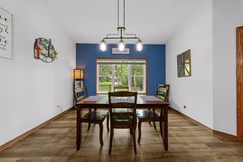 Dining - 1900 Hiersche Rd, Faribault, MN 55021 photo 3 of 5