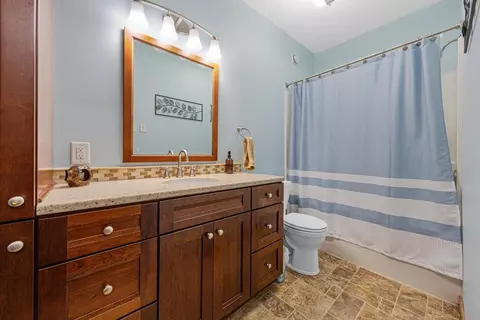 Bath - 1900 Hiersche Rd, Faribault, MN 55021 photo 4 of 6