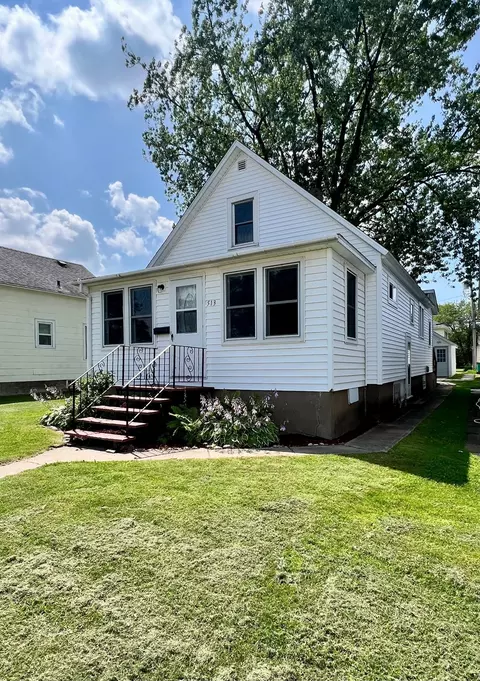 513 3rd St, Nashwauk, MN 55769