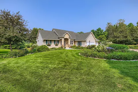 9652 55th St N, Lake Elmo, MN 55042