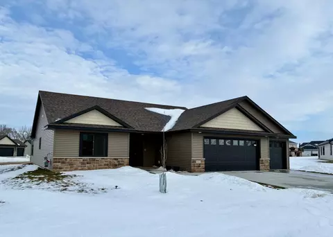 602 9th St, Wanamingo, MN 55983