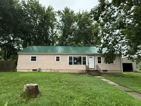 613 W 1st St, Janesville, MN 56048