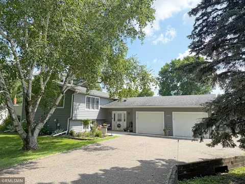 565 Lake Dr W, Annandale, MN 55302