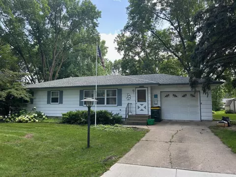 1463 Grace Ave SW, Willmar, MN 56201 photo 2