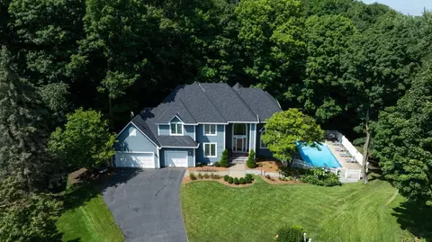 6310 Stag Horn Ln, Chanhassen, MN 55317