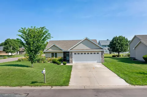 110 Dogwood St NE, Lonsdale, MN 55046