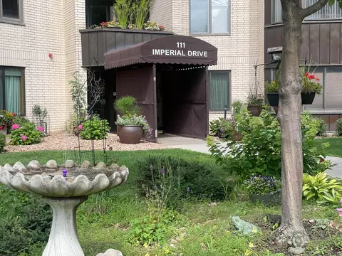 111 Imperial Dr W #102, West Saint Paul, MN 55118