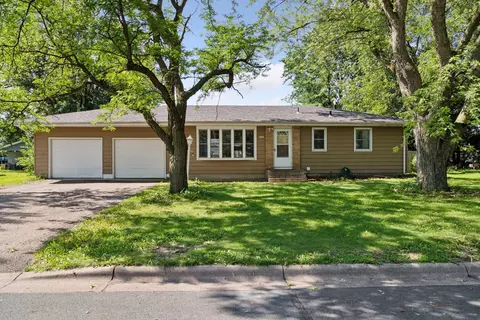 312 Sand St, Shakopee, MN 55379