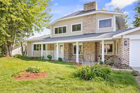 7951 Island Rd, Eden Prairie, MN 55347