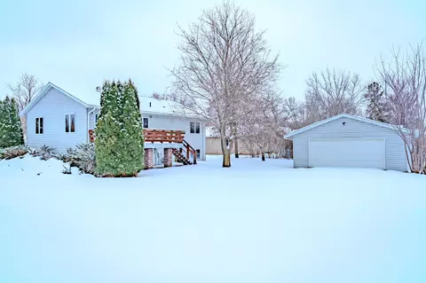 402 6th St SW, Little Falls, MN 56345