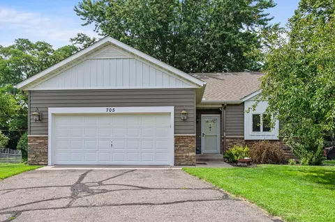 705 Watab Ct, Sartell, MN 56377