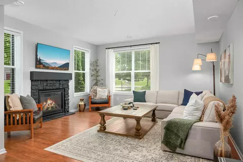 1820 Plymouth Ln #5, Chanhassen, MN 55317
