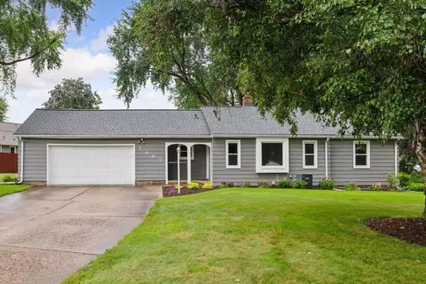 7683 Stillwater Way N, Oakdale, MN 55128