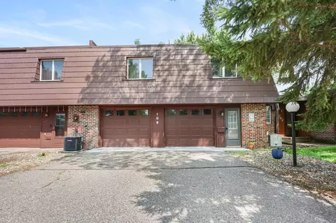 109 Lone Oak Ct, Waite Park, MN 56387