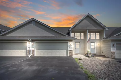 5674 Sherman Oaks Rd, Stacy, MN 55079