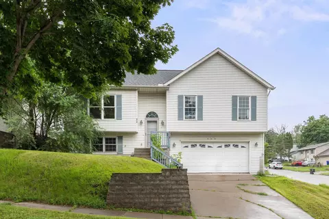 516 Hazel St N, Saint Paul, MN 55119